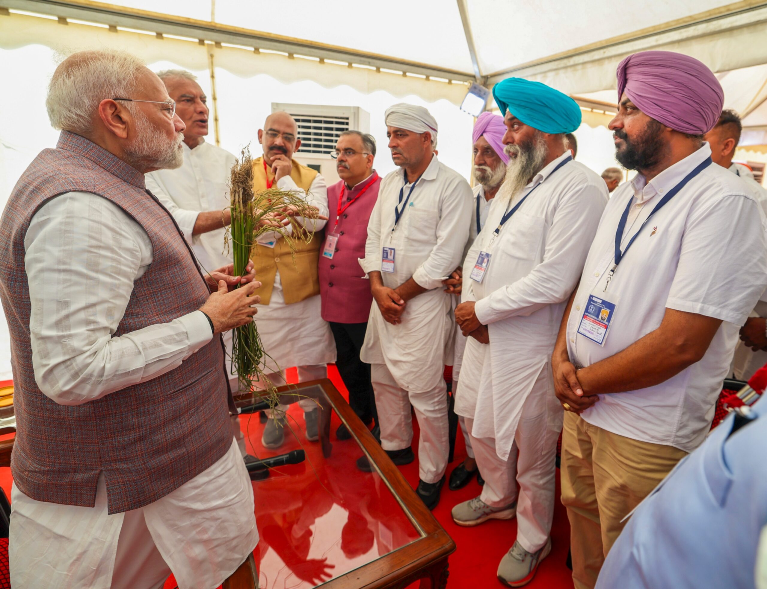 प्रधानमंत्री ने आपदा प्रभावित क्षेत्रों के लिए 1200 करोड़ रुपये के राहत पैकेज का ऐलान किया