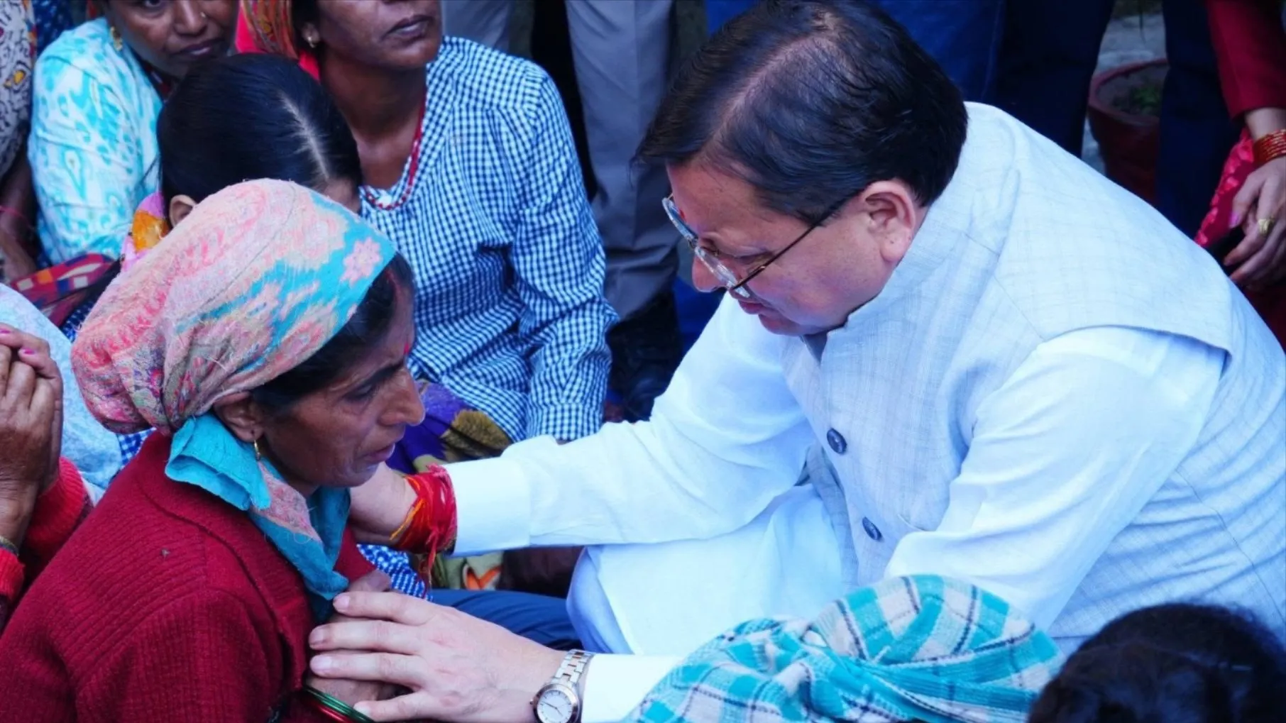 सहस्त्रधारा में आपदा प्रभावित क्षेत्रों का सीएम धामी ने किया स्थलीय निरीक्षण, नुकसान का लिया जायजा