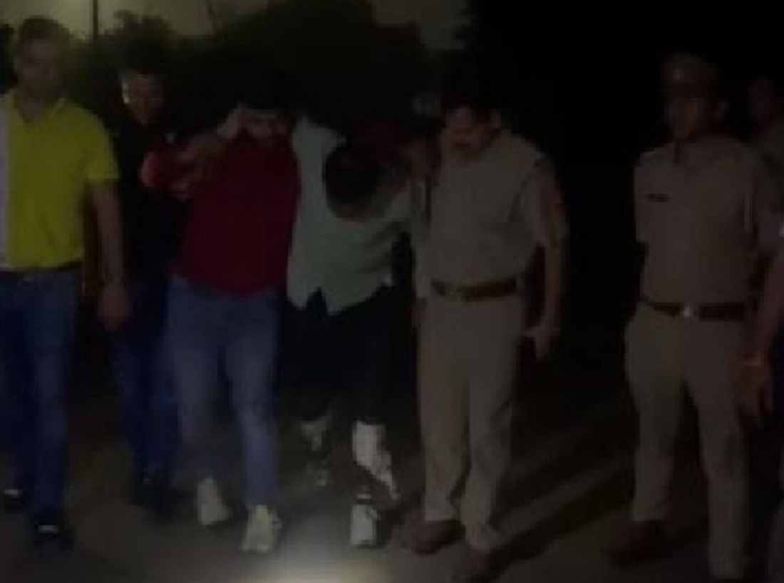 उत्तरप्रदेश: गाजियाबाद उद्यमी के घर में घुसकर दिनदहाड़े डकैती की वारदात को अंजाम देने वाले बदमाश को पुलिस ने एनकाउंटर के दौरान लंगड़ाकर किया  गिरफ्तार.