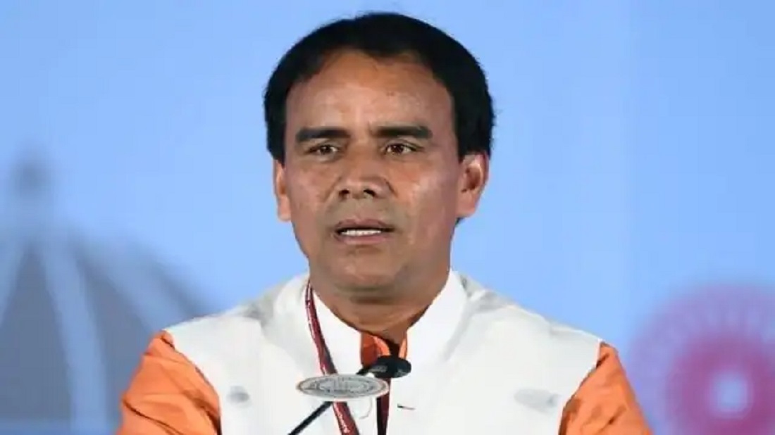 उत्तराखंड में स्वास्थ्य मंत्री धन सिंह रावत ने सभी जिलों के मुख्य चिकित्सा अधिकारियों (सीएमओ) को दिए निर्देश.