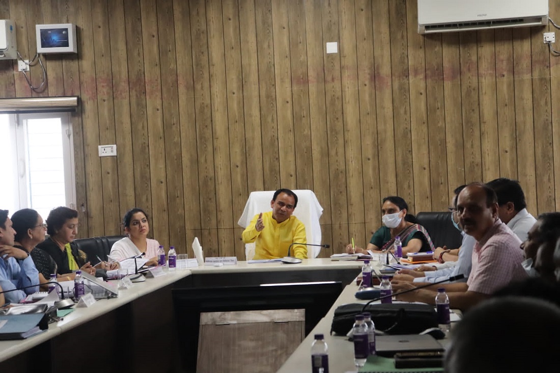 स्वास्थ्य मंत्री डॉ धन सिंह रावत, आयुष्मान योजना में मरीजों के इलाज के लिए, अस्पतालों पर देंगे फीडबैक.