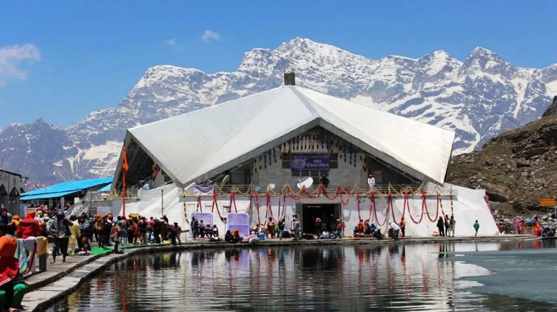 Hemkund: हेमकुंड साहिब मैनेजमेंट ट्र्स्ट की ओर से बताया गया कि, 10 अक्टूबर को दोपहर 01 बजे हेमकुंड साहिब के कपाट बंद कर दिए जाएंगे.
