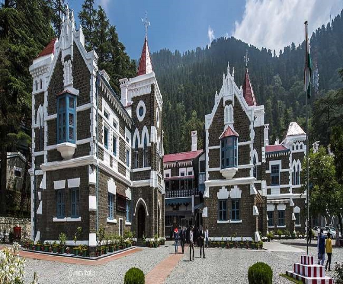 उच्च न्यायालय ने बागेश्वर जिले के एक गांव में विकास कार्यों के निष्पादन में कथित अनियमितताओं के संबंध में शहरी विकास सचिव को 14 मार्च तक अदालत में हलफनामा दायर करने के दिए निर्देश.