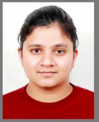 जान बचाने के लिए जान को दाव पर लगाकर ,गोलाबारी के बीच उत्तराखंड की आयुषी का खारकीव से पैदल सफर की दास्ताना