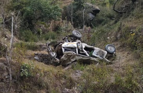 छैना गाड़ के पास मैक्स दुर्घनाग्रस्त