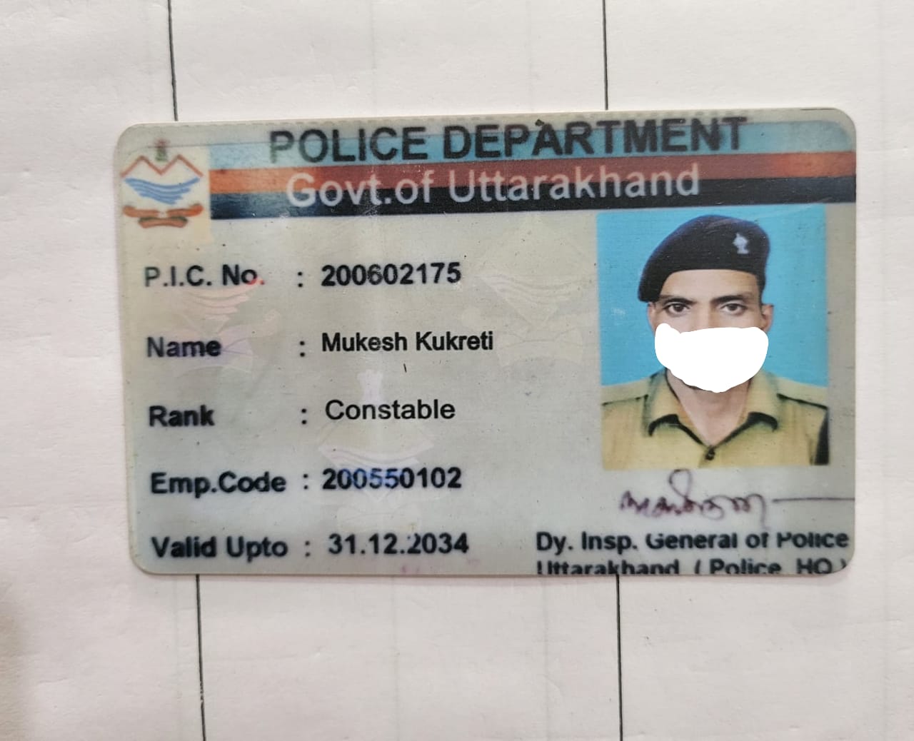 फर्ज़ी पुलिस कांस्टेबल बनकर वसूली करते धरा गया ठग कुकरेती