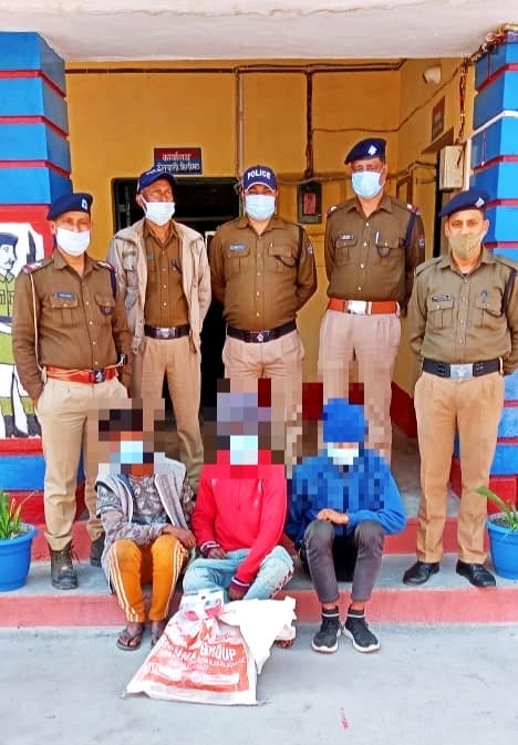 तपोवन बाजार में दुकान मे हुई चोरी का खुलासा