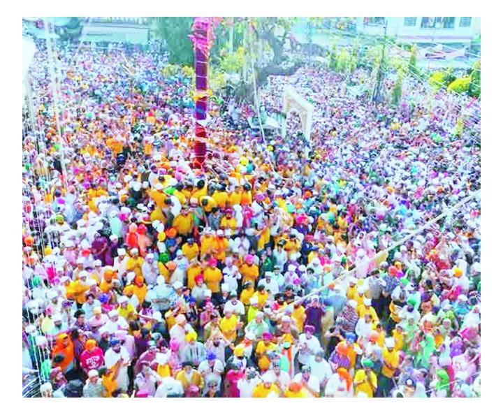 झंडे मेले के आरोहण के लिए देश-विदेश से पहुंचे श्रद्धालु