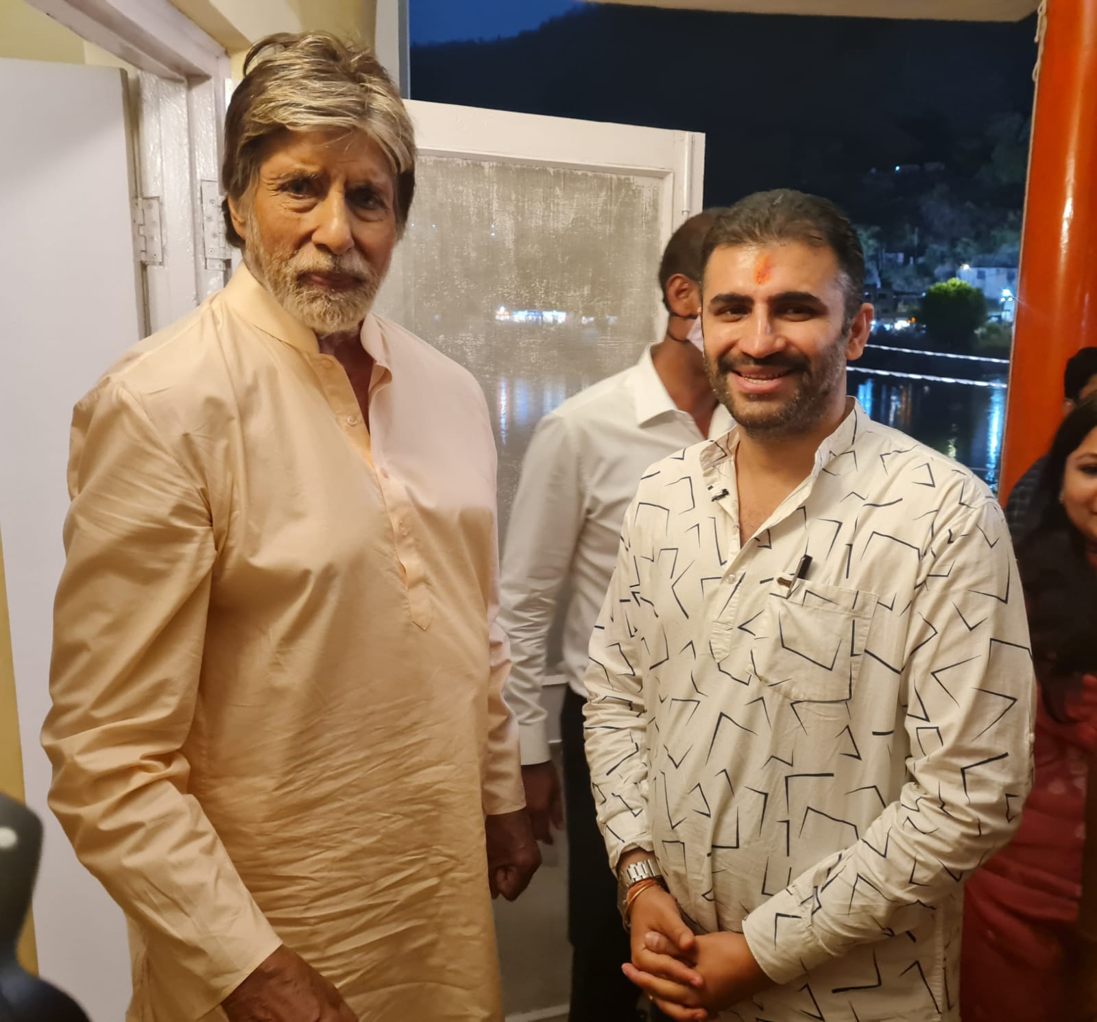 गंगा तट के दर्शन होंगे अमिताभ बच्चन की ” गुडबाय” में- अभिनव थापर*