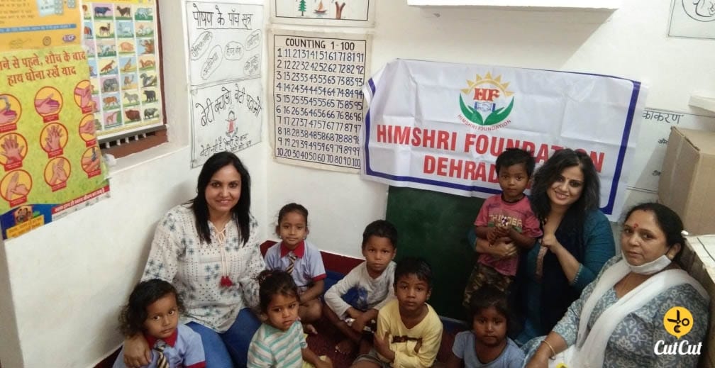 आंगनवाड़ी केन्‍द्र में हिमश्री ने बांटी खुशियां