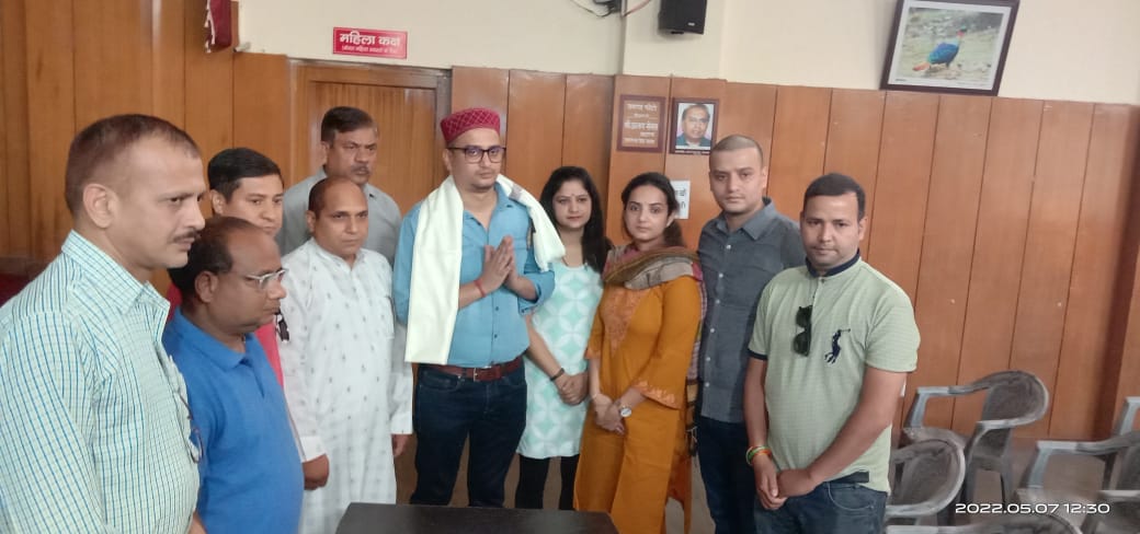 राहगीरों के लिए शुरू किया ‘पत्रकार राजेंद्र जोशी स्मृति प्याऊ