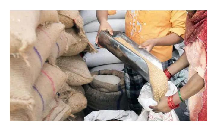 अब इन कार्ड धारकों को नहीं मिलेगा फ्री राशन