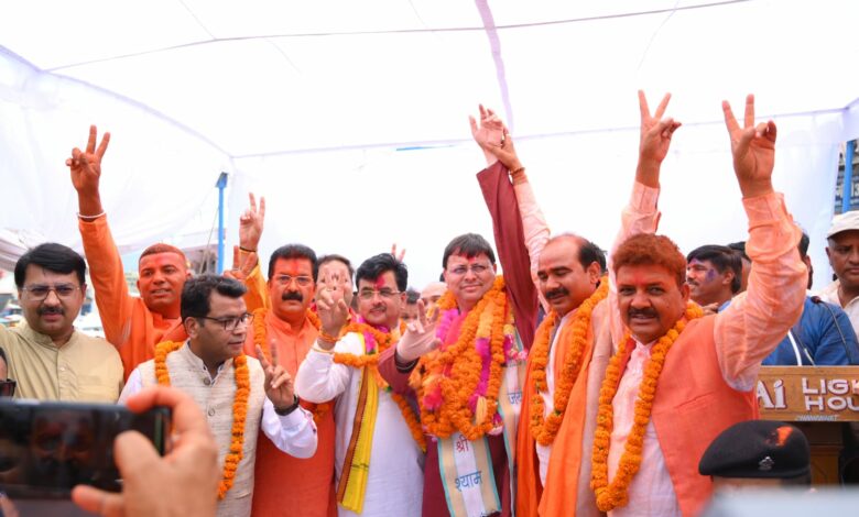 धामी सरकार में दायित्वधारी बनाने को लेकर चल रहा मन्थन, बीजेपी कार्यकर्ता प्रदेश कार्यालय के काट रहे  चक्कर