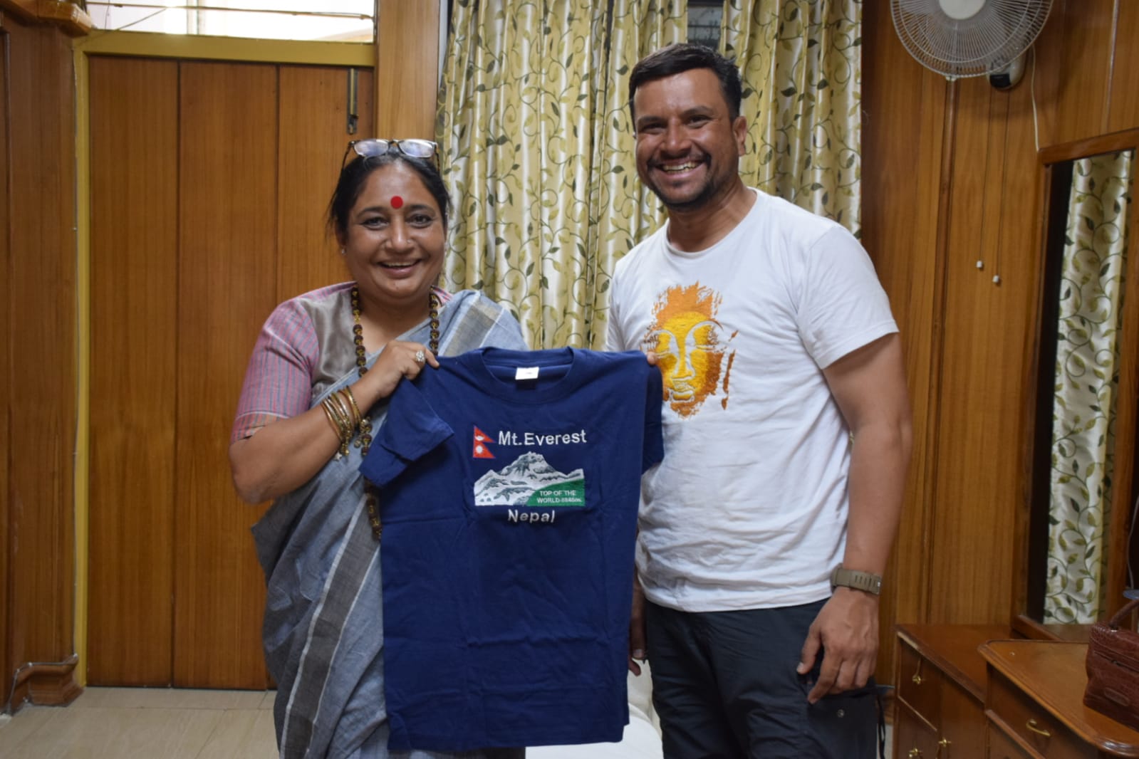 एयरफोर्स विंग कमांडर विक्रांत उनियाल ने की विधानसभा अध्यक्ष से मुलाकात