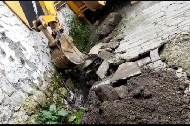 नगर पालिका ने नाले खालों को अतिक्रमण मुक्त करने का अभियान छेड़ा