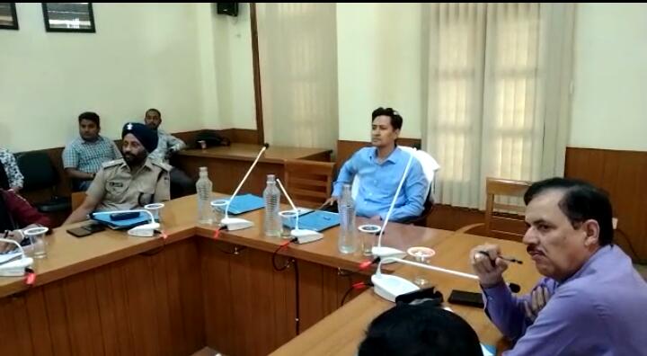 अर्बन डेवलपमेंट को लेकर कुमाऊं कमिश्नर ने ली नगर निगम/कार्यदाई संस्थाओं के अधिकारियों की बैठक