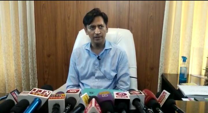 आपदा से निपटने के इंतजामों और अवैध निर्माण पर कमिश्नर की नज़र