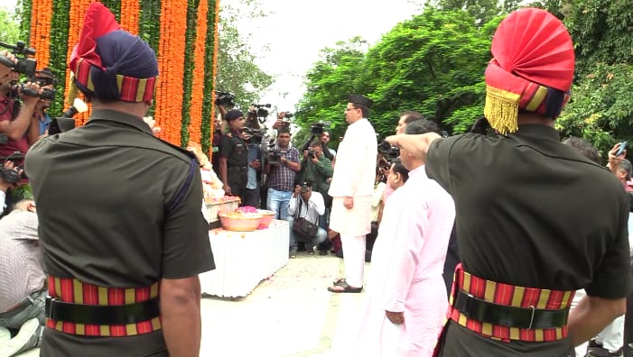 कारगिल विजय दिवस पर राज्यपाल ने दी श्रद्धांजलि