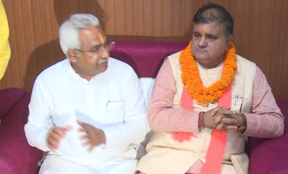 प्रदेश अध्यक्ष बनते ही महेंद्र भट्ट ने मदन कौशिक से की मुलाकात