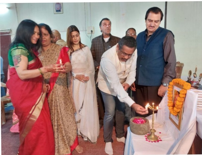 मुंशी प्रेम चंद पर प्रगतिशील विचार मंच ने गोष्ठी व निम्बन्ध प्रतियोगिता का आयोजन