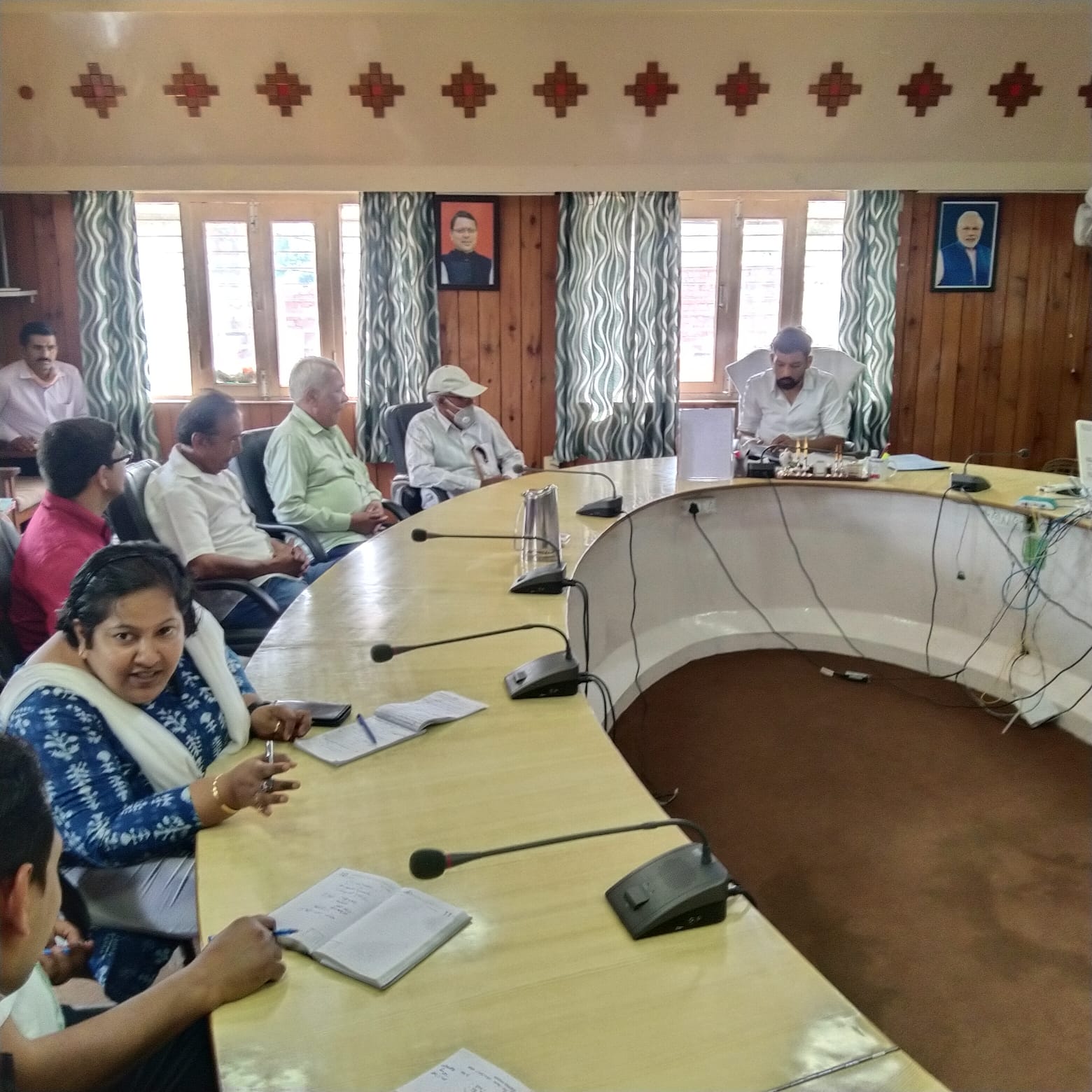 पिथौरागढ़: जिलाधिकारी ने अधिशासी अधिकारी नगरपालिका को दिए निर्देश
