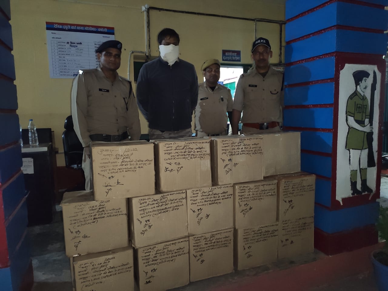 पुलिस ने 22 पेटी शराब के साथ एक व्यक्ति को किया गिरफ्तार