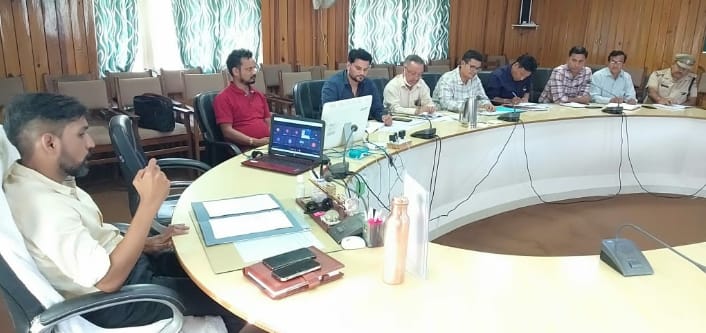 DM डॉ आशीष चौहान ने स्वास्थ्य विभाग के अधिकारियों को दिए निर्देश