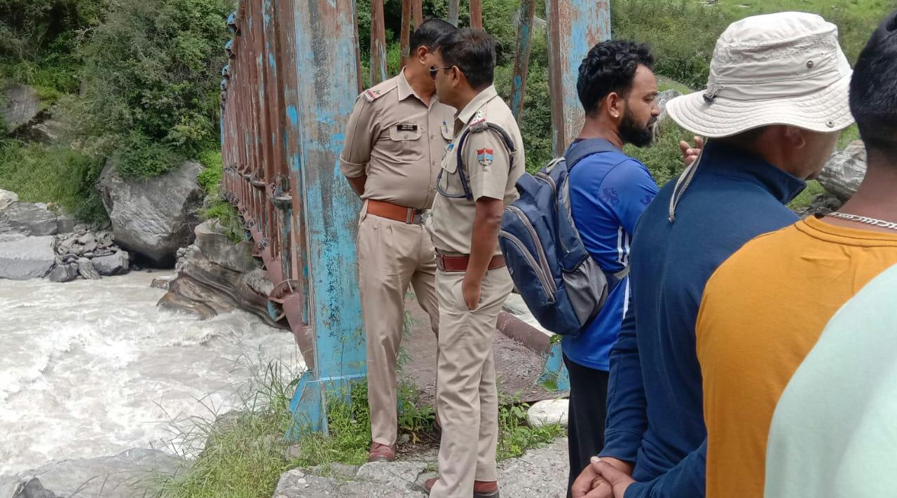 महिला ने धौलीगंगा में लगाई छलांग सर्च अभियान जारी