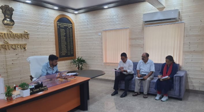 गंगोलीहाट में अवस्थित पाताल-भुवनेश्वर को जीओ हैरिटेज बनाने के संबंध में DM डाॅ आशीष चैहान की अध्यक्षता में बैठक संपन्न
