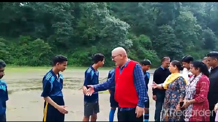 मसूरी- स्व रमेश भारती स्मृति फुटबॉल प्रतियोगिता का शुभारंभ