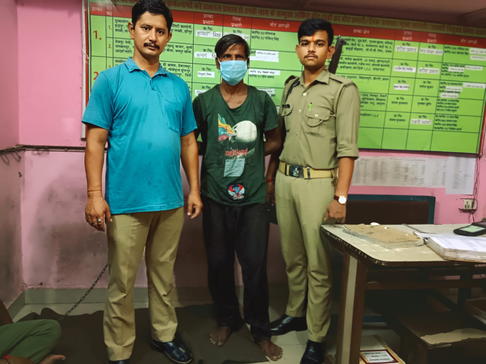 लालकुआं: पुलिस ने शराब तस्कर को 45 पाउच कच्ची शराब के साथ किया गिरफ्तार