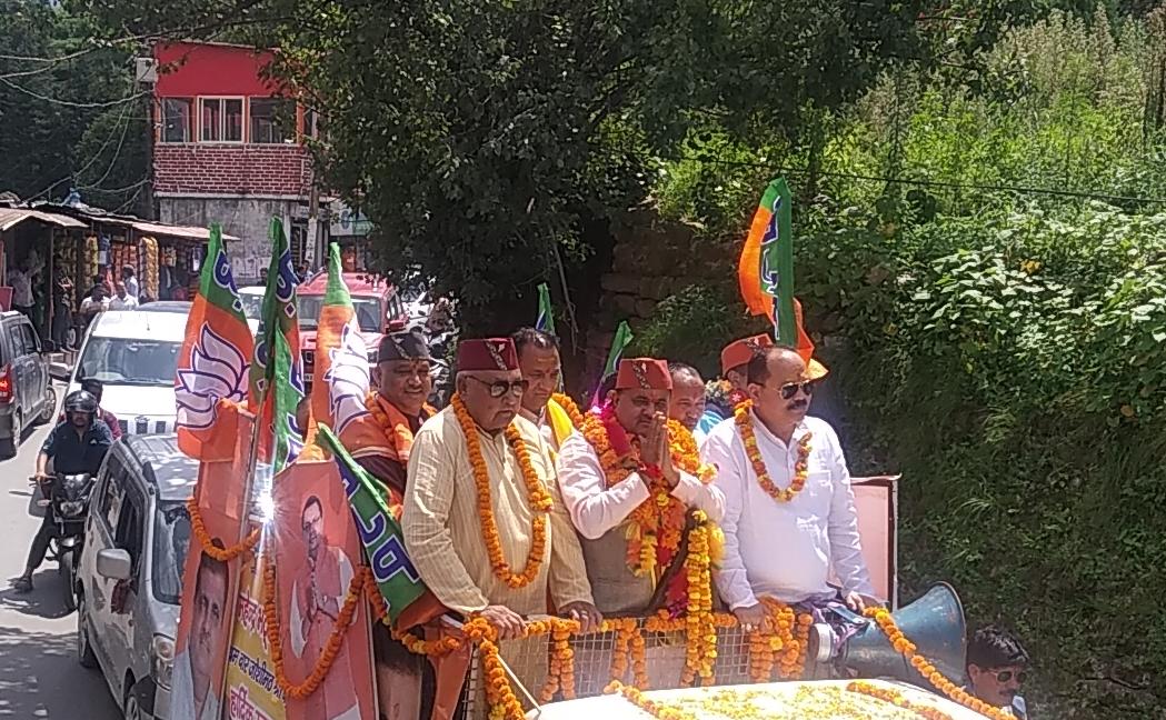 जोशीमठ पहुँचे भाजपा प्रदेश अध्यक्ष का कार्यकर्ताओं ने किया जोरदार स्वागत