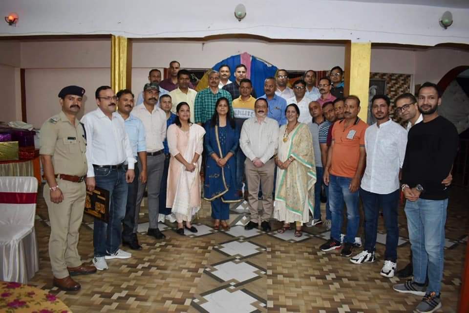 चमोली: धन सिंह तोमर  को चमोली पुलिस की ओर से दी गई भावभीनी विदाई