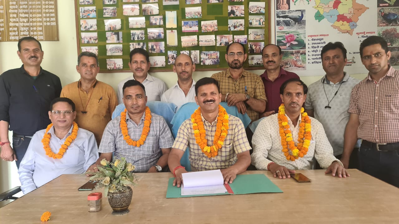 गोविन्द अध्यक्ष व दिगम्बर बने महामंत्री