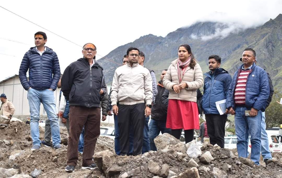 बड़ी ख़बर: भाष्कर खुल्बे और PMO के उप सचिव मंगेश पहुंचे बद्रीनाथ