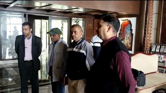 मसूरी : स्थानीय प्रशासन ने किया होटलों का निरीक्षण