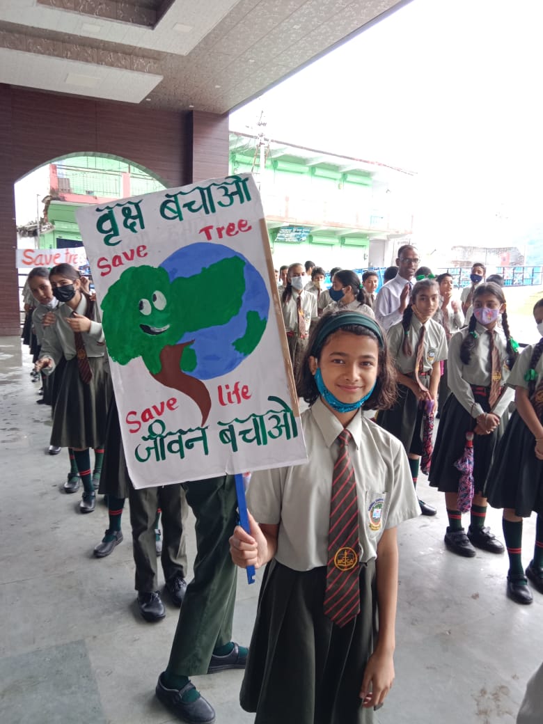 सिंगल यूज प्लास्टिक! नरेंद्र नगर में नगरपालिका के कर्मचारी व स्कूली बच्चों द्वारा रैली निकाली