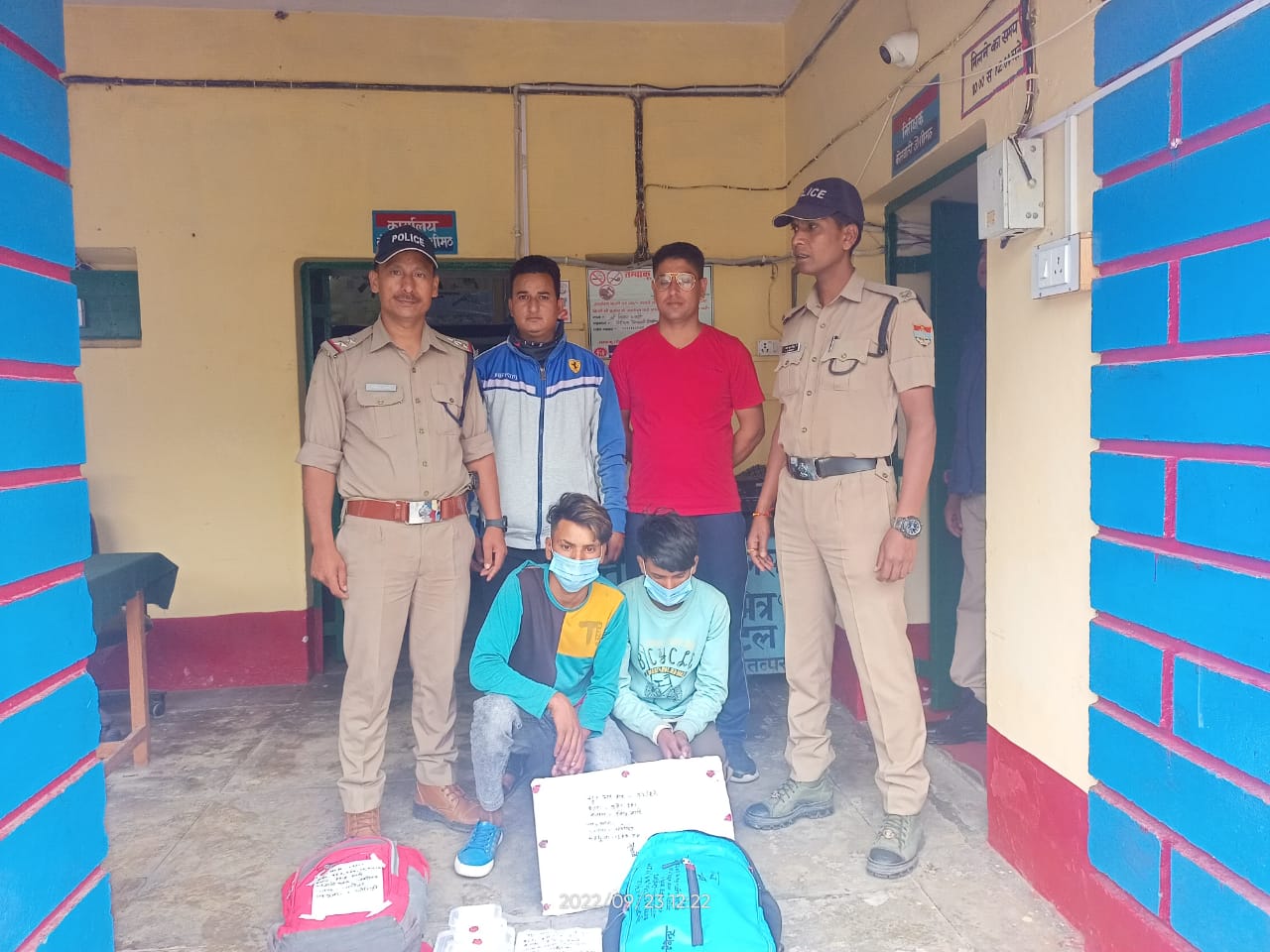 जोशीमठ पुलिस को हाथ लगी बड़ी कामयाबी दो शातिर चोरों को किया गिरफ्तार
