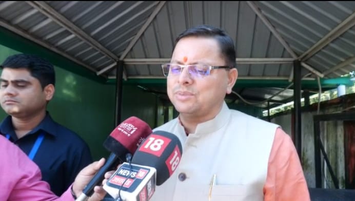 CM धामी अचानक दिल्ली रवाना! सियासी हलचल हुई तेज