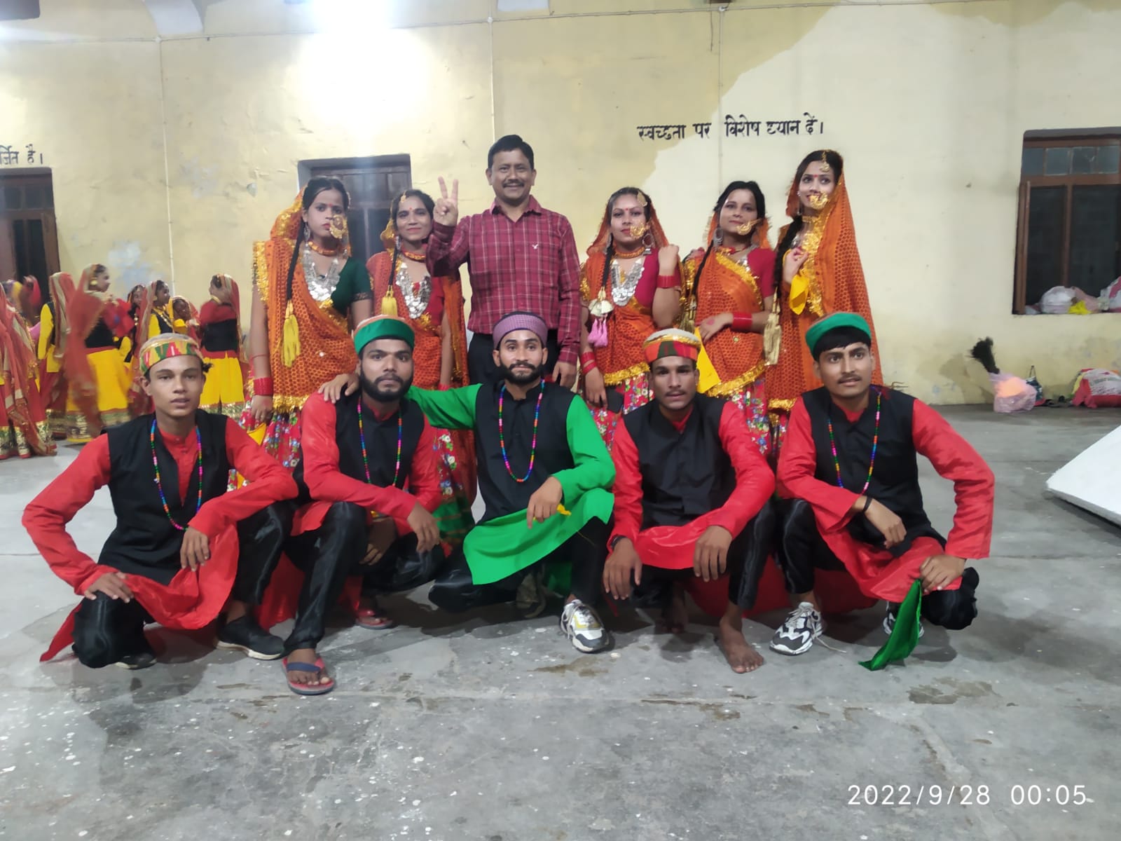 नरेंद्र नगर: लोक नृत्य की उत्तराखंडी शैली ने दर्शकों की तालियों की वाहवाही लूटी