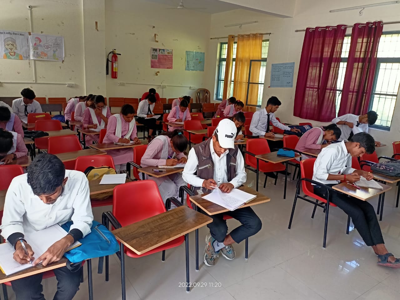 एंटी ड्रग्स सेल’ के तत्वावधान में आयोजित हुई निबंध प्रतियोगिता
