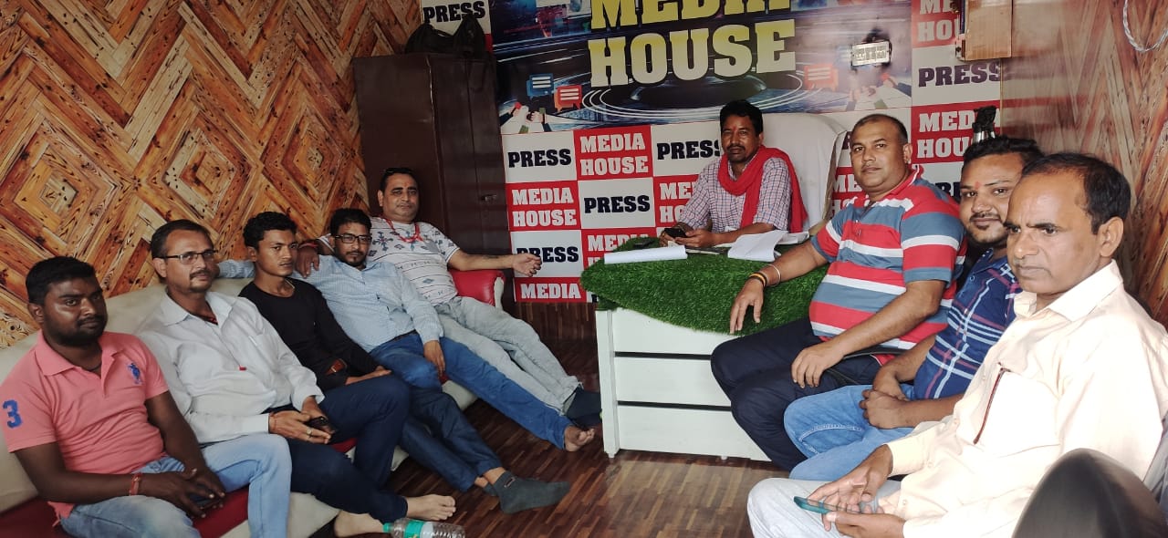 नेशनल यूनियन ऑफ जर्नलिस्ट्स-इंडिया लालकुआं ईकाई की मासिक बैठक आयोजित