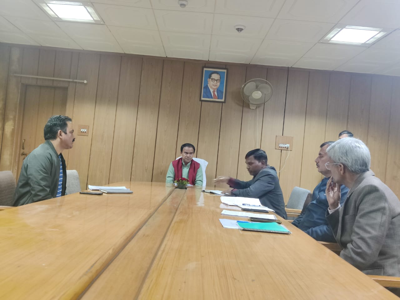 शीघ्र पूरा करें मिनी स्टेडियम खिर्सू का निर्माण कार्यः डॉ0 धन सिंह रावत