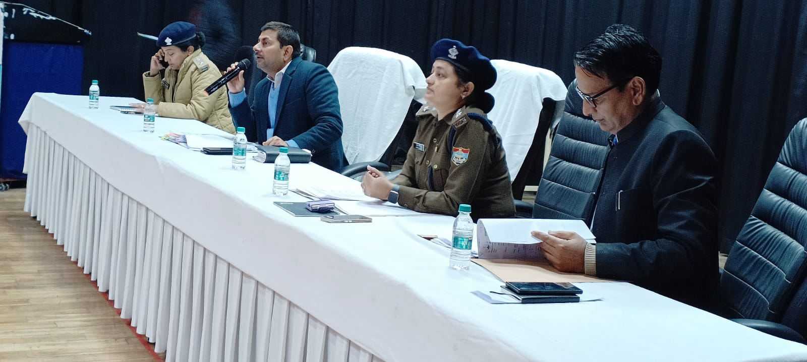 निष्पक्ष और पारदर्शी तरीके से सम्पन्न कराई जाए परीक्षा, एडीएम मिश्रा