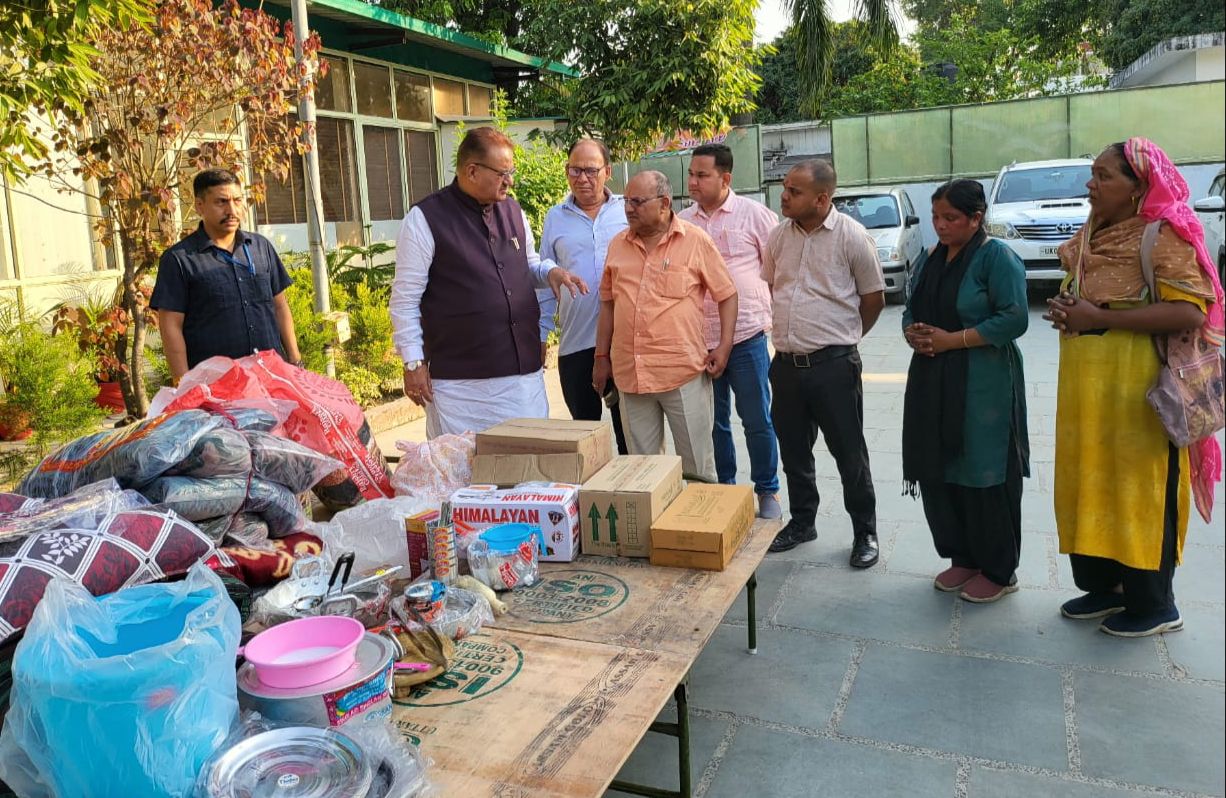 मंत्री गणेश जोशी ने मालसी में हुए अग्निकांड के पीड़ित परिवार से की मुलाकात
