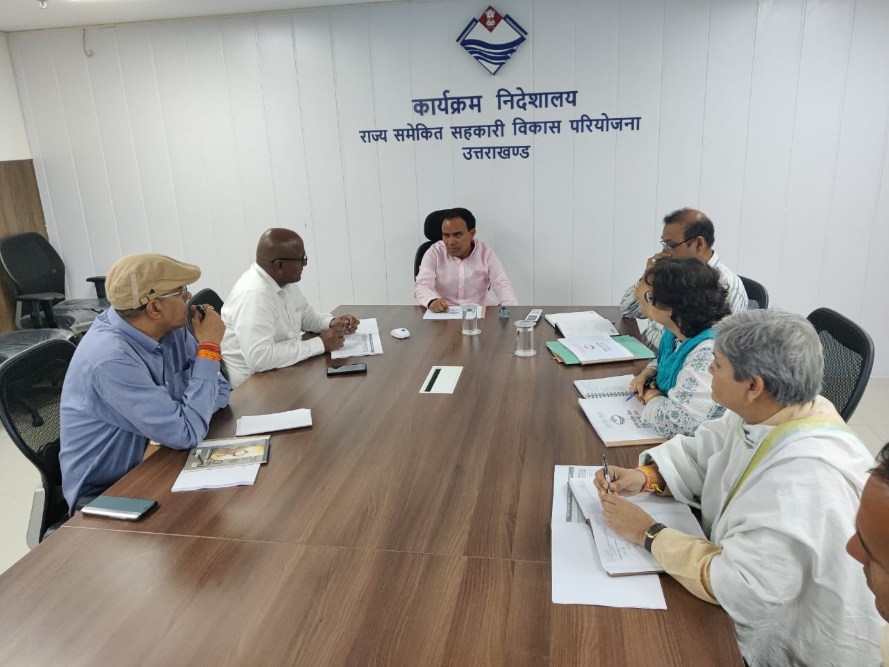 को -ओपरेटिव अधिकारी संयुक्त सहकारी सामूहिक खेती योजना पर तय समय सीमा में काम करें : डॉ धन सिंह रावत सहकारिता मंत्री