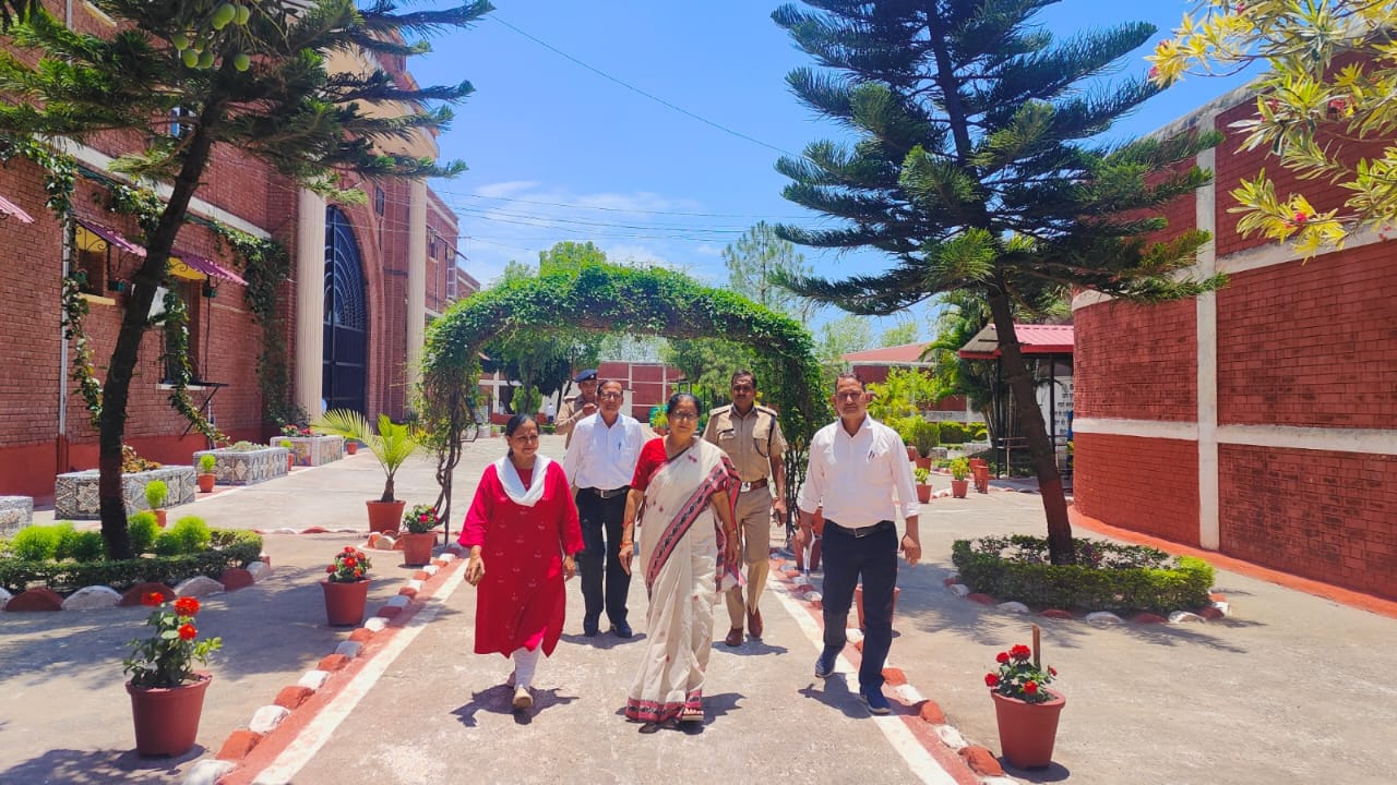 महिला आयोग की अध्यक्ष ने टीम के साथ किया सुद्धोवाला जेल का किया निरीक्षण, आयोग की अध्यक्ष व्यस्थाओं से संतुष्ट