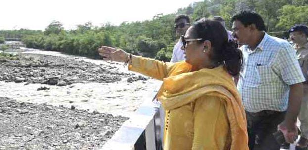 विधानसभा अध्यक्ष ऋतु खण्डूडी  ने कोटद्वार के आपदा ग्रसित क्षेत्रों का किया निरीक्षण