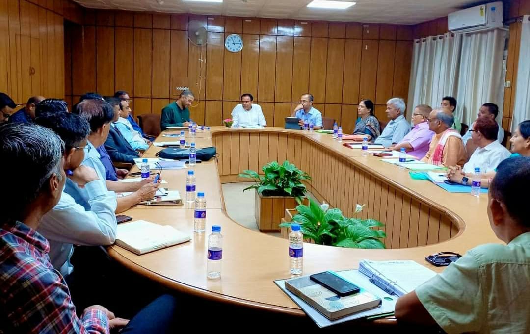 विश्वविद्यालयों में अनिवार्य रूप से लागू हो शैक्षिक कैलेंडरः डॉ. धन सिंह रावत