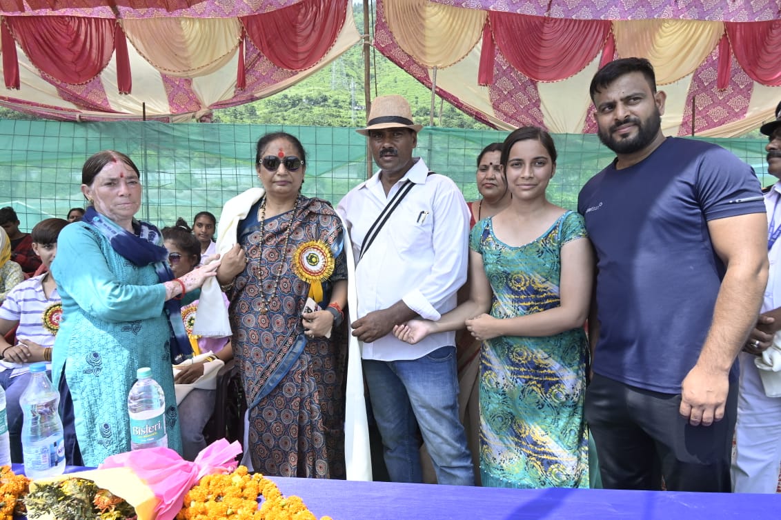 ऋतु खण्डूडी ने किया तीन दिवसीय बालिका क्रिकेट प्रतियोगिता में प्रतिभाग